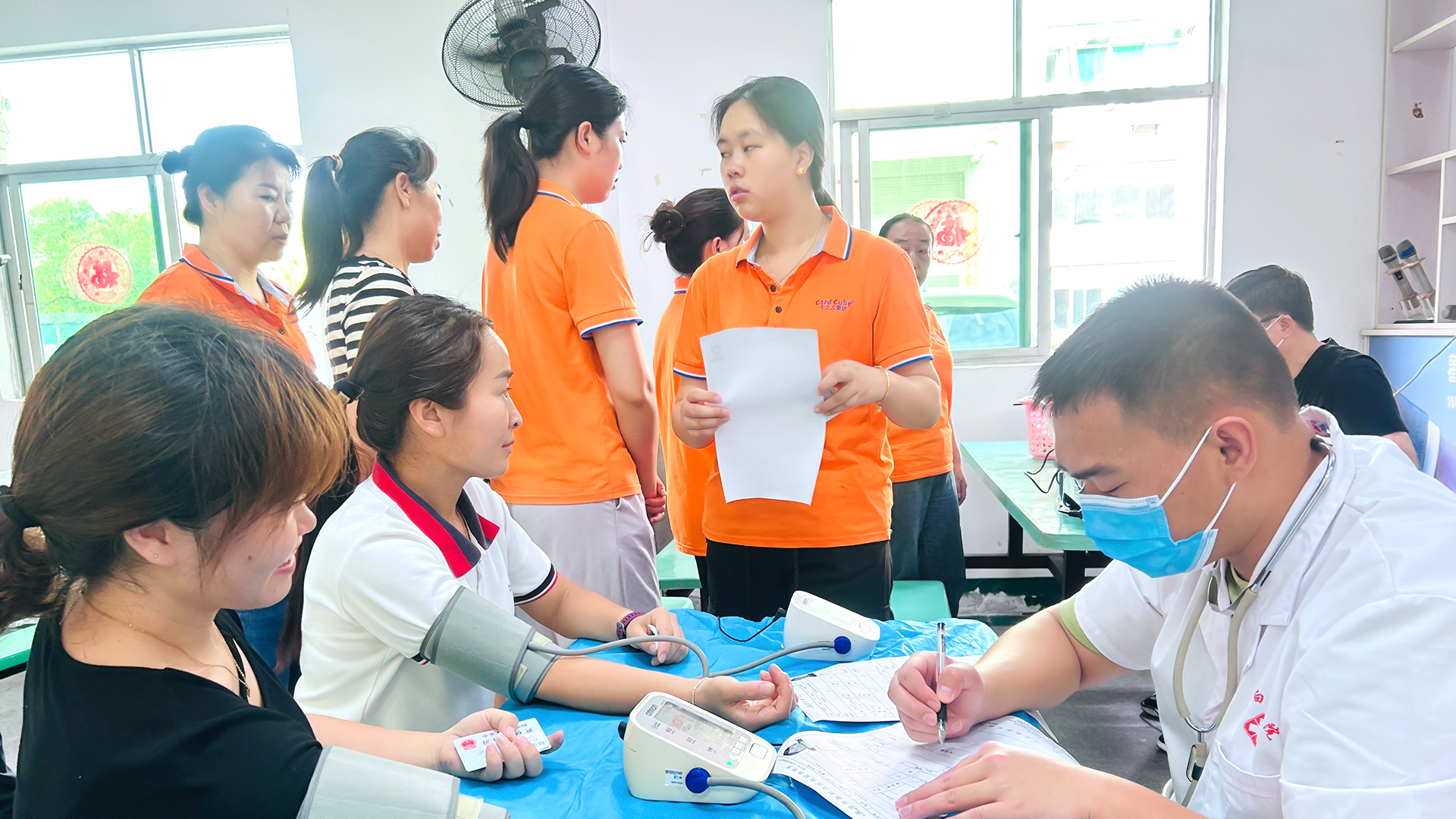 關(guān)愛員工健康 護航幸福未來 卡立方集團RFID智能卡工廠開展2025年員工健康體檢活動